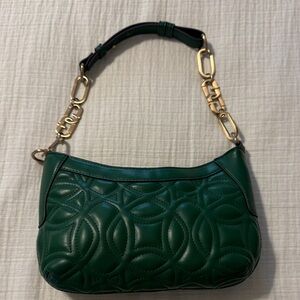 Chic Green Shoulder Bag with Gold Chain